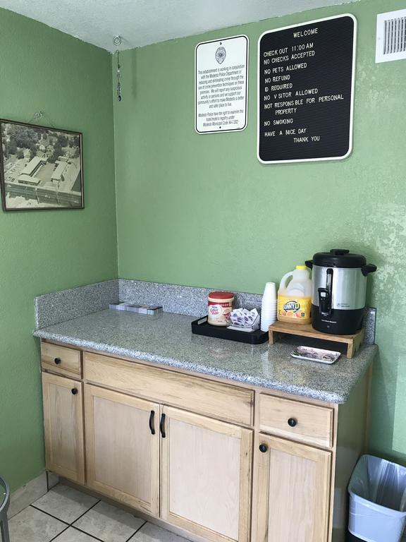 Economy Inn モデスト エクステリア 写真