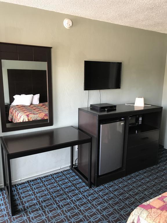Economy Inn モデスト エクステリア 写真